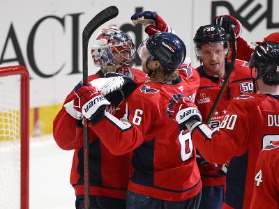 Víťazná radosť hokejistov Washingtonu Capitals