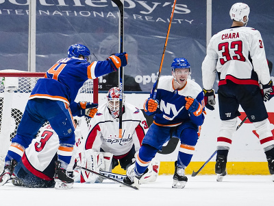 Zdeno Chára počas zápasu s New Yorkom Islanders