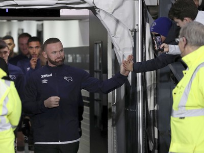 Wayne Rooney moment�lne oblieka dres Derby County