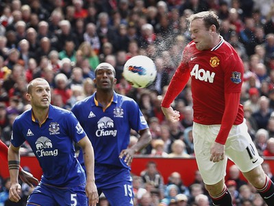 Wayne Rooney dáva gól