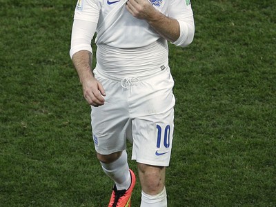 Wayne Rooney opúšťa ihrisko