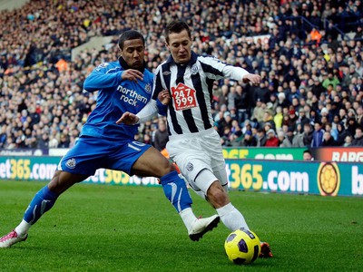 Wayne Routledge v súboji
