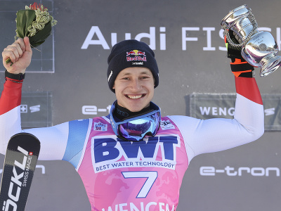 Švajčiarsky lyžiar Marco Odermatt zvíťazil vo štvrtkovom super-G Svetového pohára