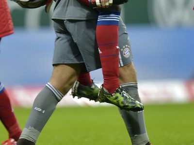 Pepe Reina a David Alaba oslavujú triumf Bayernu