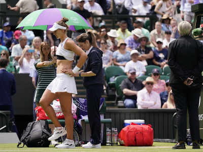 Beatriz Haddadová Maiová sa lúči s Wimbledonom po zdravotných problémoch