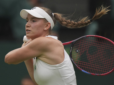 Kazašská tenistka Jelena Rybakinová počas 1. kola Wimbledonu