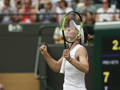 Simona Halepová sa raduje z postupu do semifinále Wimbledonu