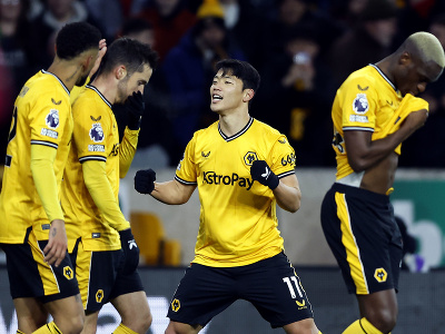 Hwang Hee-Chan oslavuje gól Wolverhamptonu Wanderers