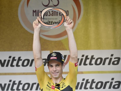 Wout Van Aert sa stal víťazom cyklistickej klasiky Miláno - San Remo
