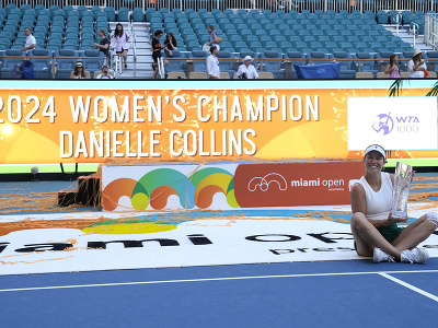 Danielle Collinsová oslavuje titul na turnaji v Miami