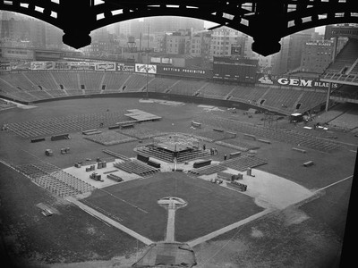 Fotografia z roku 1946, kedy tu boxoval Louis a Conn