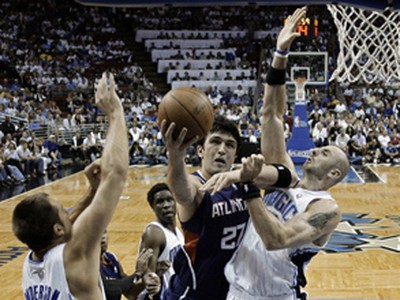 Zaza Pachulia, Ryan Anderson