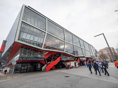 Tipos aréna, zimný štadión Ondreja Nepelu pred hokejovým zápasom Vianočného Kaufland Cupu 