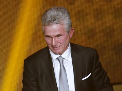 Bývalý kouč Bayernu Mníchov Jupp Heynckes je trénerom roka 2013