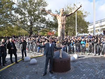 Zlatan Ibrahimovič má v rodnom meste Malmö bronzovú sochu s vlastnou podobizňou