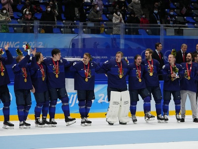 Fínski hokejisti so zlatými medailami po finálovom triumfe s Rusko