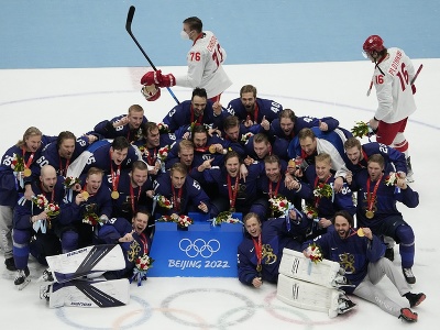 Fínski hokejisti so zlatými medailami po finálovom triumfe s Ruskom