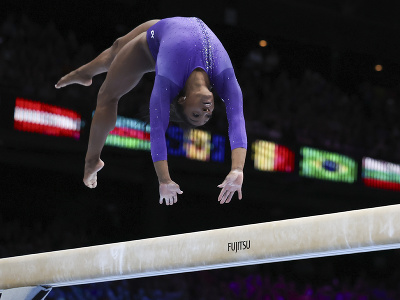 Americká gymnastka Simone Bilesová získala rekordnú 22. zlatú medailu