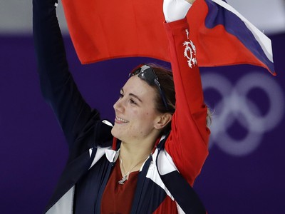 Češka Karolína Erbanová oslavuje zisk bronzovej medaily