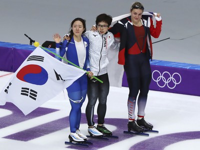 Medailové trio: Nao Kodairová, I Sang-hwa a Karolína Erbanová