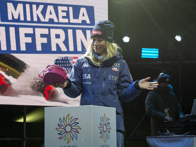 Mikaela Shiffrinová počas verejného žrebu poradia štartu obrovského slalomu žien v rámci Svetového pohára v alpskom lyžovaní v Jasnej