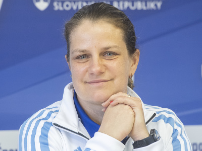Slovenská reprezentantka v streleckej disciplíne trap Zuzana Rehák - Štefečeková počas tlačovej konferencie 12. apríla 2023 v Bratislave