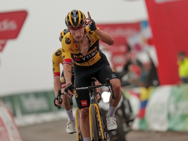 Primož Roglič zvíťazil v stredajšej 17. etape 78. ročníka Vuelta a Espana.