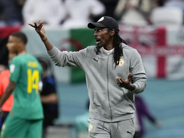 Senegalský tréner Aliou Cissé v zápase proti Anglicku