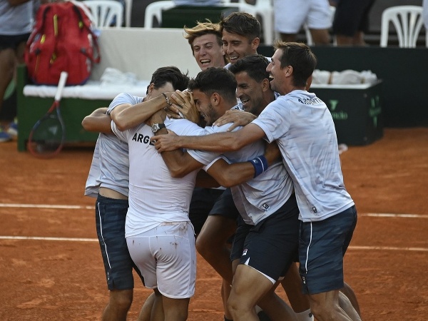 Burácajúci Argentínčania po postupe na záverečný turnaj Davis Cupu