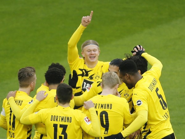 Hráči Dortmundu sa tešia z gólu