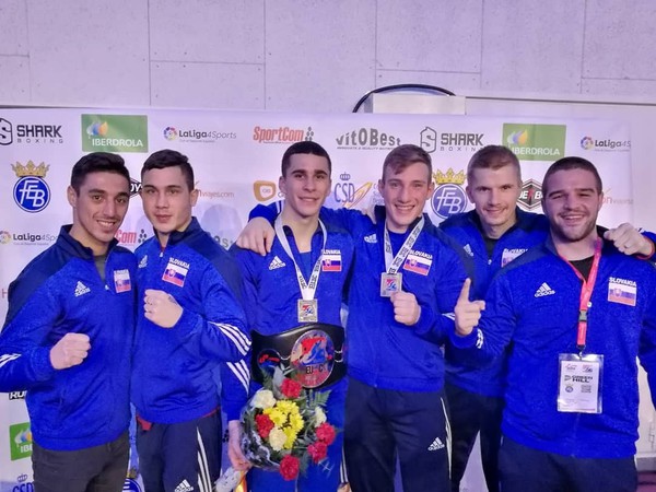 Slovenský tím zľava: Viliam Tanko, Michal Takács, Andrej Bandi Csemez, Matuš Strnisko, Pavol Hlavačka a David Michálek