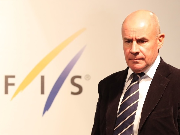 Generálny sekretár medzinárodnej lyžiarskej federácie (FIS) Michel Vion