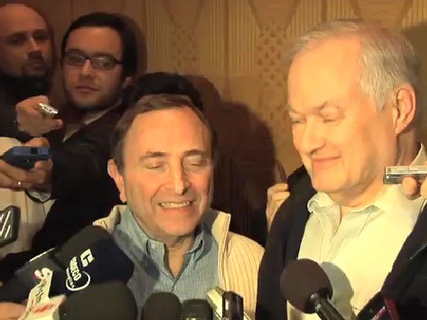 Bettman a Fehr sa už usmievajú
