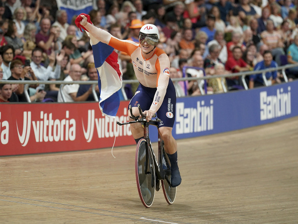 Чемпионат мира по велоспорту на треке: золотые медали голландца Хоогланда и бельгийки Копецки