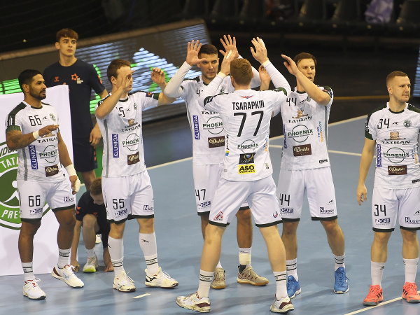 Na snímke hráči Tatrana Prešov počas zápasu A-skupiny Európskej ligy EHF