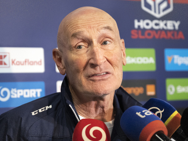 Na snímke tréner slovenskej hokejovej reprezentácie Craig Ramsay 