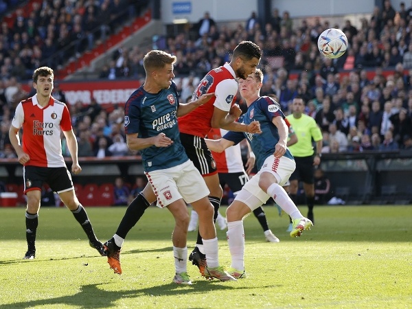 Dávid Hancko strieľa gól Feyenoordu Rotterdam