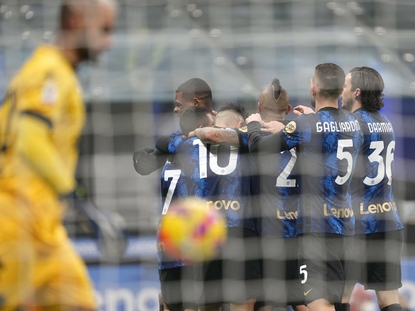 Futbalista Interu Miláno sa radujú po strelení gólu