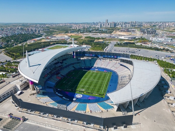 Atatürk Olympic Stadium v Istanbule