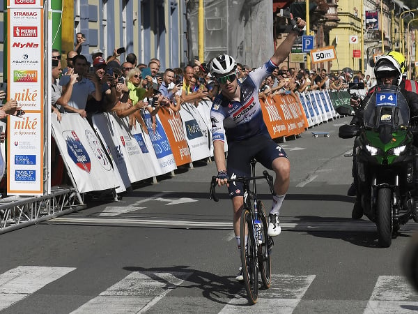 Francúzsky cyklista Remi Cavagna víťazí v úvodnej etape 67. ročníka Okolo Slovenska v Košiciach