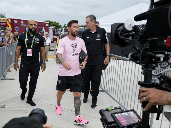 Lionel Messi počas príchodu na zápas