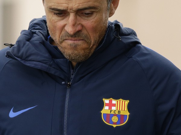 Zamyslený tréner Barcelony Luis Enrique