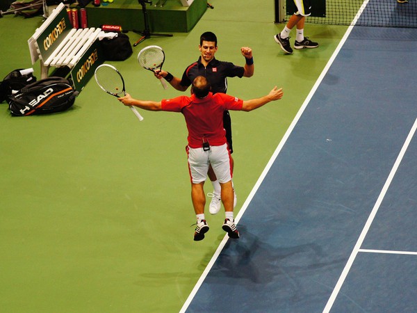 Djokovič a Vajda alias americkí bratia Bryanovci