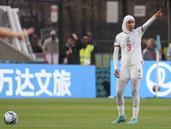 Правила не позволяли этого в течение многих лет: Марокканская футболистка первой надела хиджаб
