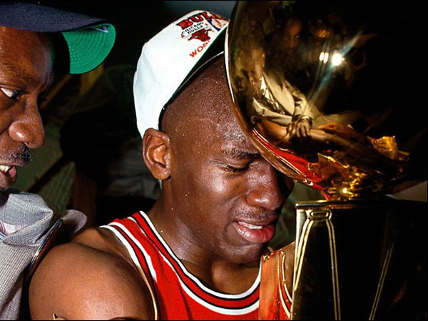 Michael Jordan pri oslavách titulu NBA