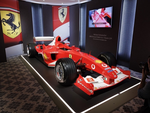 Legendárny monopost Michaela Schumachera F2003-GA