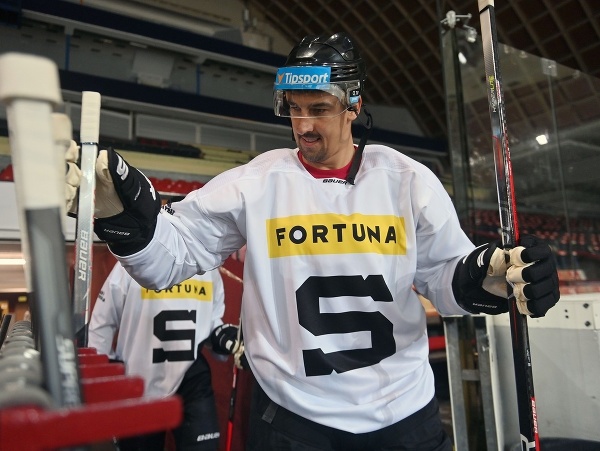 Bývalý slovenský hokejista Milan Jurčina počas jeho pôsobenia v Sparte Praha