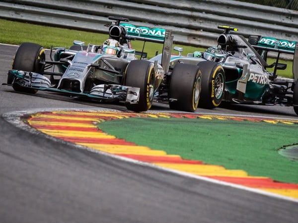 Nico Rosberg a Lewis Hamilton