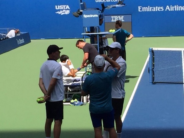 Novak Djokovič musel byť počas tréningu viackrát ošetrovaný