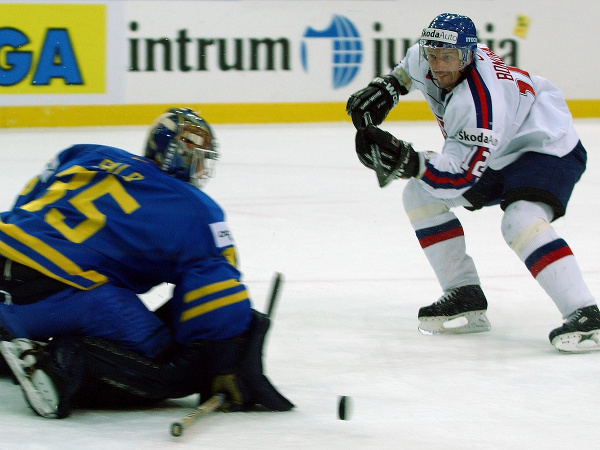 Peter Bondra a jeho nájazd proti Švédsku v semifinále MS 2002